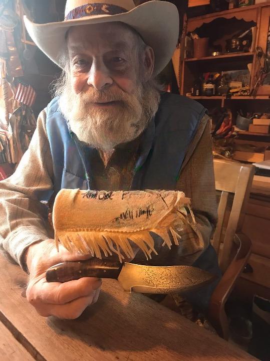 tom oar knife